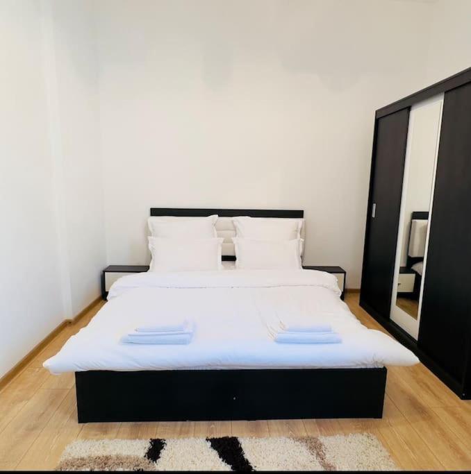 Cozy 1Br Apartment•Central•Quiet Bucareste Exterior foto